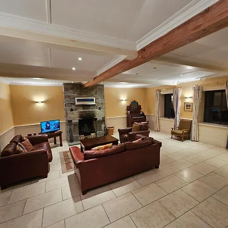 3 Clos Na Feirme Three Bedroom House With Hot Tub *