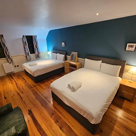 3 Clos Na Feirme Three Bedroom House With Hot Tub *