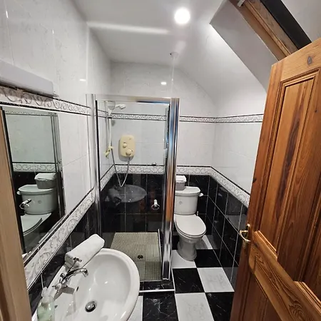 Holiday home 3 Clos Na Feirme Three Bedroom House With Hot Tub *