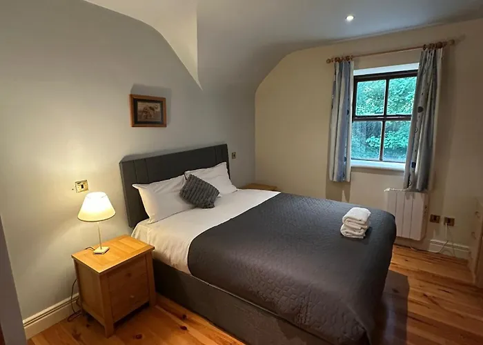 3 Clos Na Feirme Three Bedroom House With Hot Tub 펜션 *