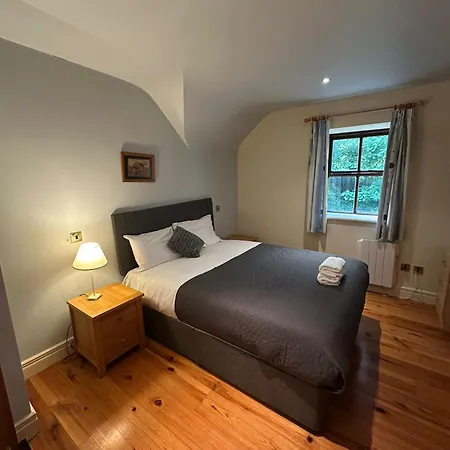 3 Clos Na Feirme Three Bedroom House With Hot Tub 度假居 *